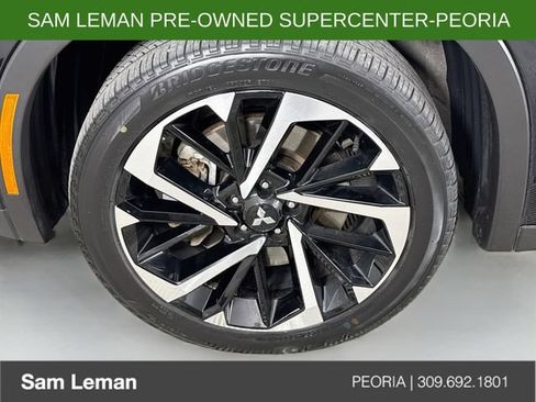 Used 2024 Mitsubishi Outlander AWD image 28