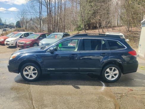 Used 2013 Subaru Outback 2.5i Premium w/ All-Weather Pkg image 3