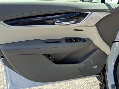 Certified 2024 Cadillac XT6 Premium Luxury w/ LPO, Floor Liner Package AWD/4WD image 10