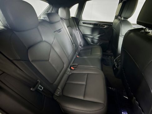Certified 2023 Porsche Macan image 26