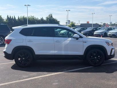 Certified 2023 Volkswagen Taos SE w/ Panoramic Sunroof Package