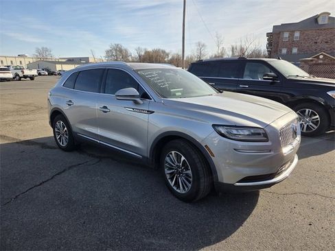 Used 2021 Lincoln Nautilus FWD w/ Equipment Group 101A image 3