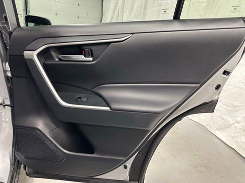 Used 2025 Toyota RAV4 XLE image 48