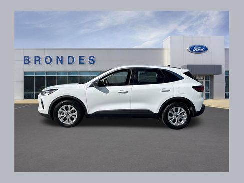 Used 2023 Ford Escape Active w/ Cold Weather Package FWD image 1