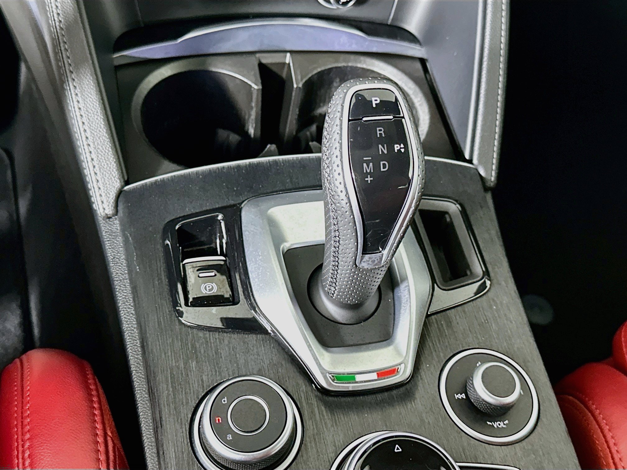 Used 2023 Alfa Romeo Stelvio Sprint RWD image 25