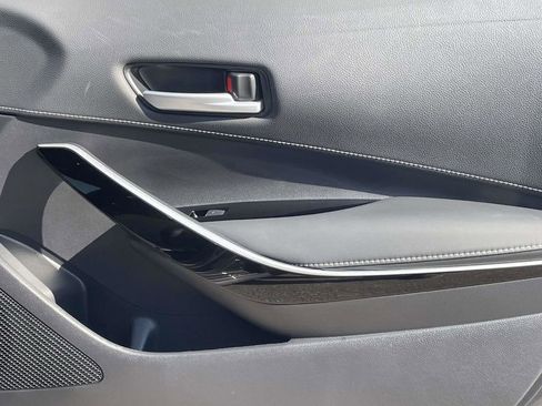 Used 2025 Toyota Corolla XSE image 16