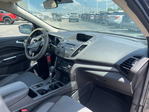 Used 2017 Ford Escape SE FWD image 18