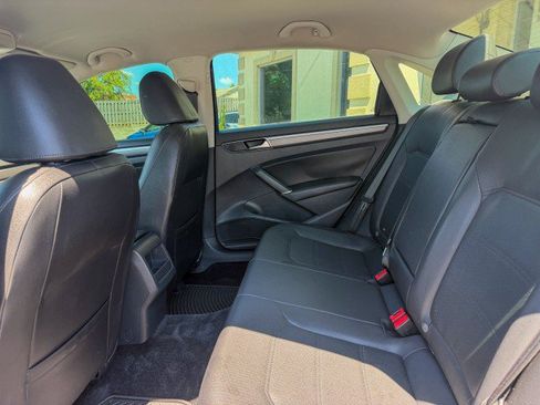 Used 2018 Volkswagen Passat 2.0T S FWD image 6