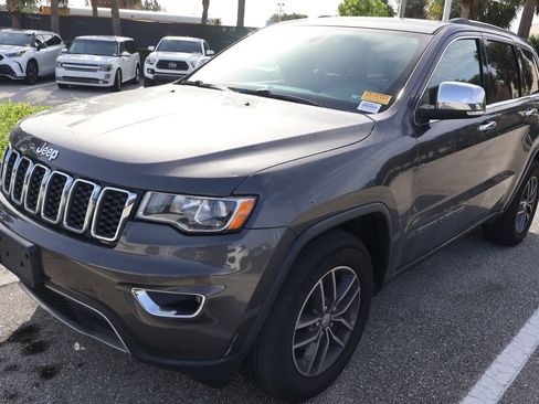Used 2017 Jeep Grand Cherokee Limited AWD/4WD image 2