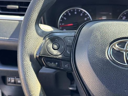 Used 2019 Toyota RAV4 LE image 28