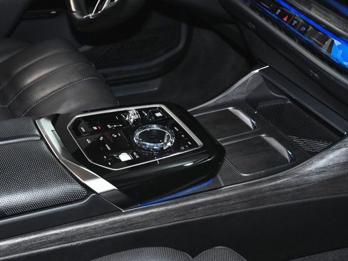 Used 2024 BMW 740i xDrive 740i xDrive image 90