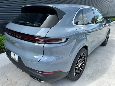 Used 2025 Porsche Cayenne S image 9