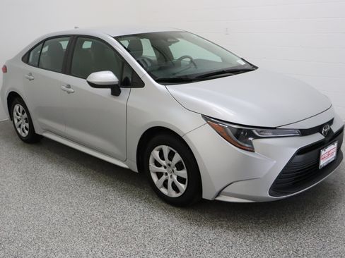Used 2024 Toyota Corolla LE FWD image 4