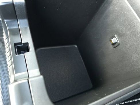 Used 2024 Jeep Grand Cherokee L Altitude image 32