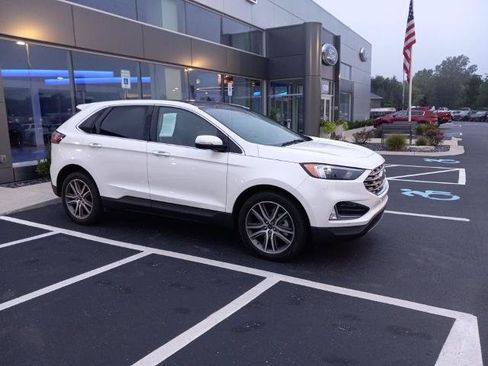 Certified 2024 Ford Edge Titanium AWD/4WD image 2