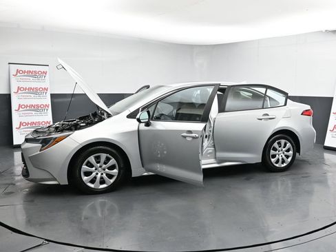 Used 2023 Toyota Corolla LE image 42