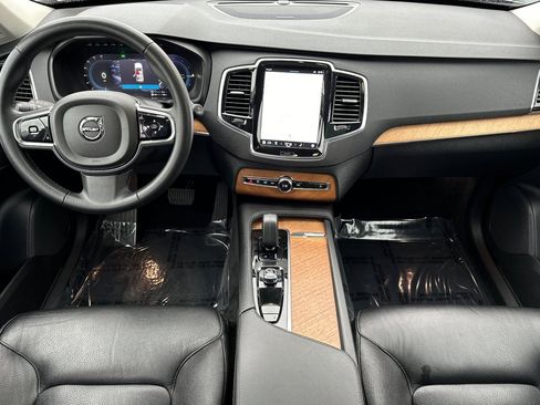 Used 2023 Volvo XC90 T8 Plus image 3