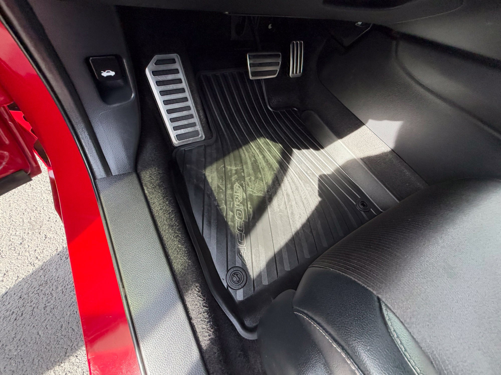 Used 2018 Honda Accord Sport image 16
