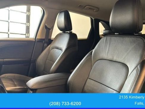 Used 2020 Ford Escape Titanium AWD/4WD image 22