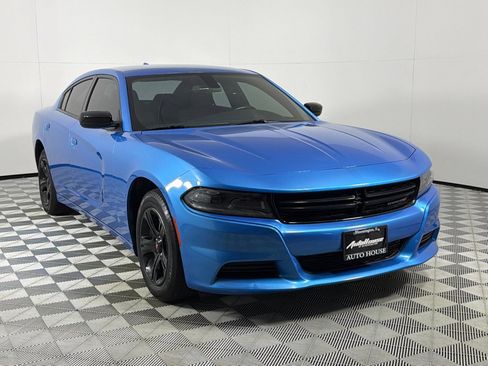 Used 2023 Dodge Charger SXT RWD image 3