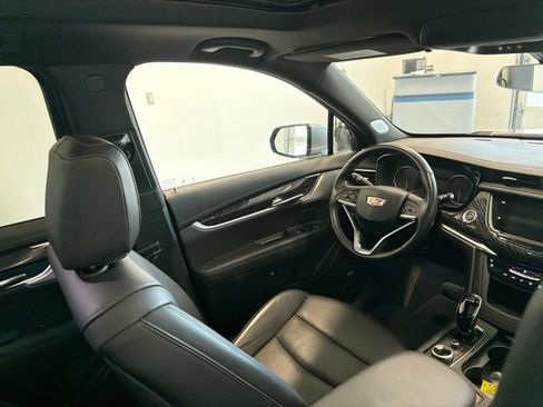 Used 2024 Cadillac XT6 Premium Luxury w/ LPO, Floor Liner Package AWD/4WD image 31
