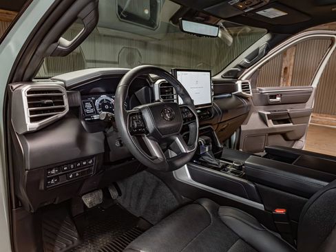 Used 2025 Toyota Tundra Platinum AWD/4WD image 13
