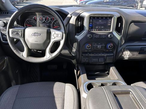 Used 2021 Chevrolet Silverado 1500 LT Trail Boss w/ Convenience Package II AWD/4WD image 16