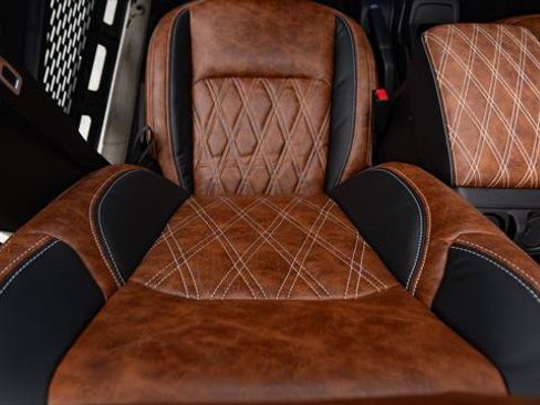 Used 2025 Jeep Gladiator Sport image 20