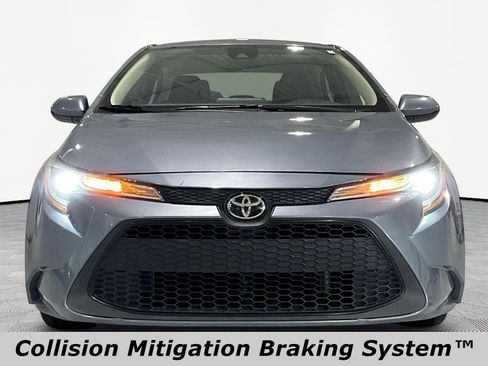 Used 2022 Toyota Corolla LE FWD image 2