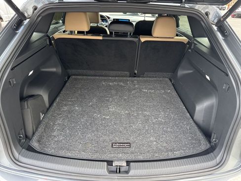 Used 2024 Volkswagen Atlas Cross Sport SE w/ Panoramic Sunroof Package image 11