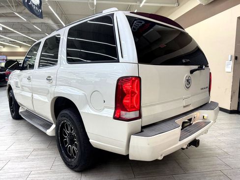 Used 2005 Cadillac Escalade AWD image 7