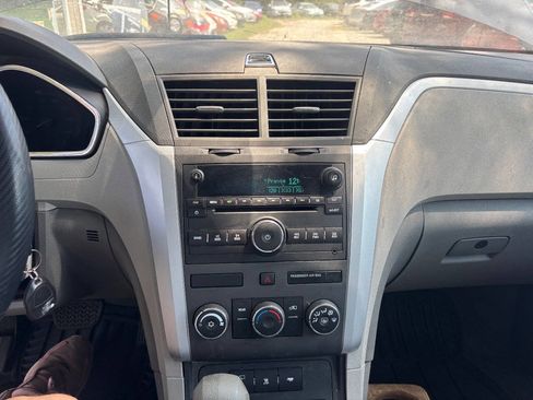 Used 2011 Chevrolet Traverse LS image 15