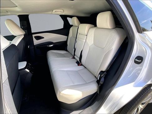Used 2024 Lexus RX 350 FWD w/ Technology Package image 19
