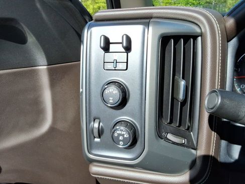 Used 2017 Chevrolet Silverado 2500 LTZ w/ Duramax Plus Package image 40