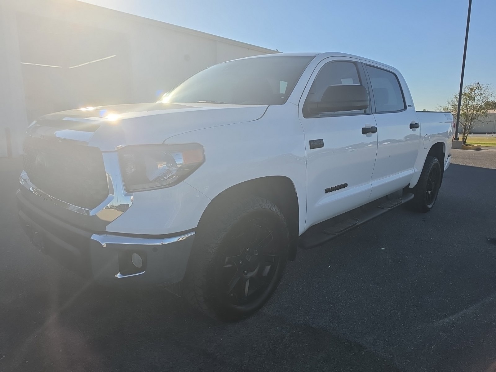 Used 2021 Toyota Tundra SR5 RWD image 2