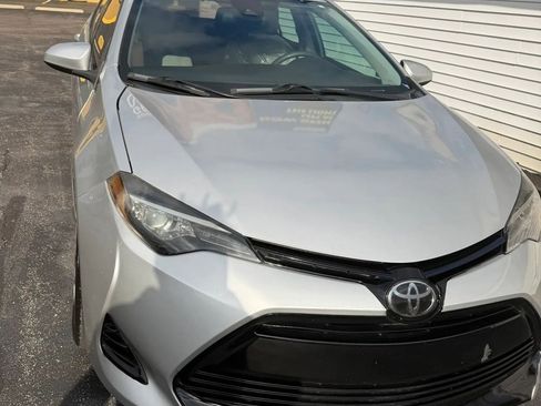 Used 2019 Toyota Corolla LE image 3