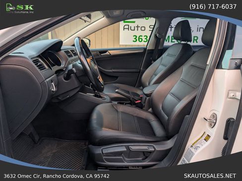 Used 2017 Volkswagen Jetta SE image 14