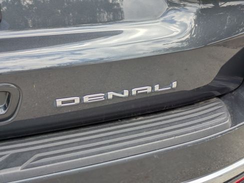 Used 2021 GMC Yukon XL Denali AWD/4WD image 6