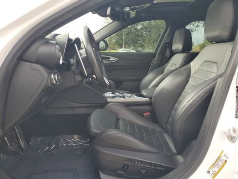 Used 2022 Alfa Romeo Giulia Veloce image 12