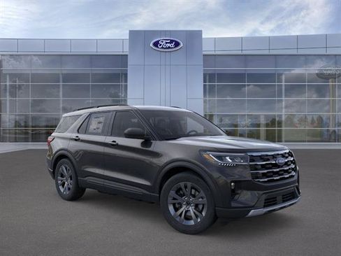 New 2026 Ford Explorer Active w/ Active Comfort Package AWD/4WD image 7