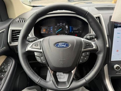 Used 2023 Ford Edge SEL AWD/4WD image 12