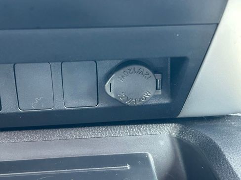 Used 2021 Toyota Tundra SR5 w/ SR5 Upgrade Package AWD/4WD image 33