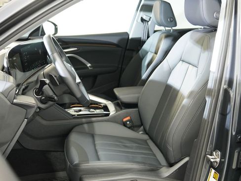 Used 2025 Audi Q5 Premium Plus w/ Premium Plus image 19