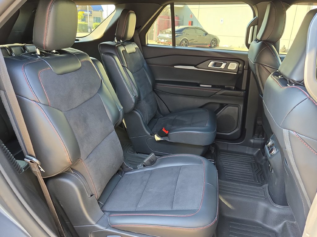 Used 2025 Ford Explorer ST w/ Sun And Sound Package AWD/4WD image 30