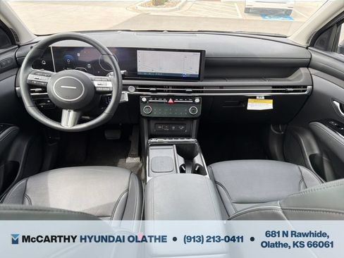 Used 2025 Hyundai Tucson Limited AWD/4WD image 3