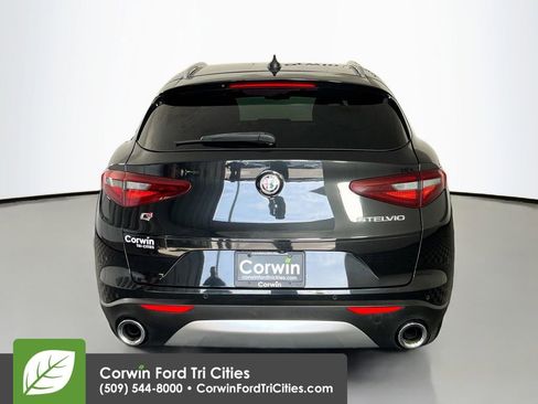 Used 2018 Alfa Romeo Stelvio Ti image 14