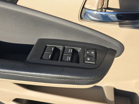 Used 2016 Honda Pilot Touring image 25