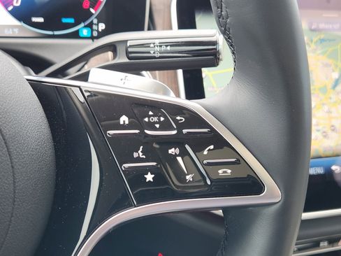 Used 2025 Mercedes-Benz E 350 Sedan image 33