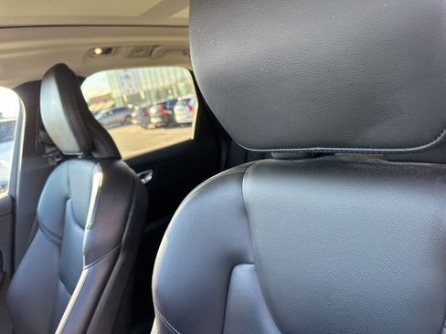Used 2019 Volvo XC60 T5 Momentum w/ Premium Package image 5