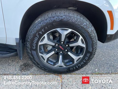 Used 2026 GMC Yukon AT4 w/ LPO, Floor Liner Package AWD/4WD image 9